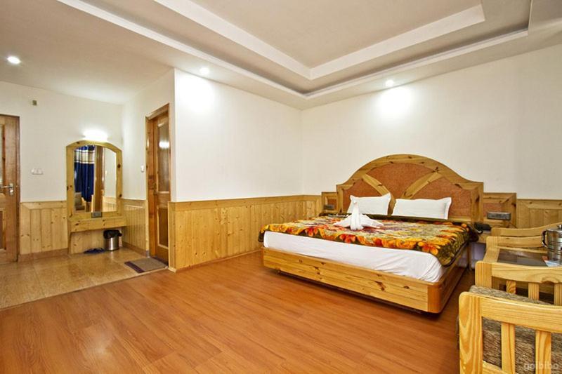 Hotel Uday Himalaya Manāli Esterno foto