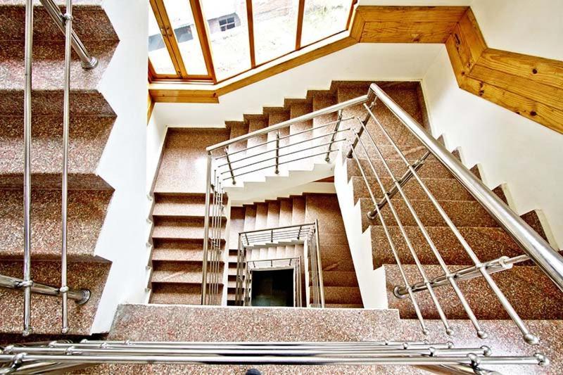 Hotel Uday Himalaya Manāli Esterno foto
