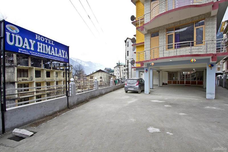 Hotel Uday Himalaya Manāli Esterno foto